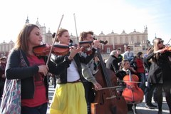 Muzycy powitali wiosnę na krakowskim Rynku 