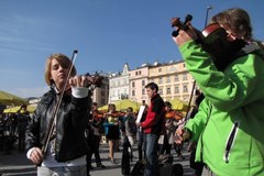 Muzycy powitali wiosnę na krakowskim Rynku 