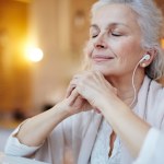 Muzyka na chorobę Alzheimera. Czy można zatrzymać objawy?