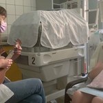 Muzykoterapia dla wcześniaków we wrocławskim szpitalu