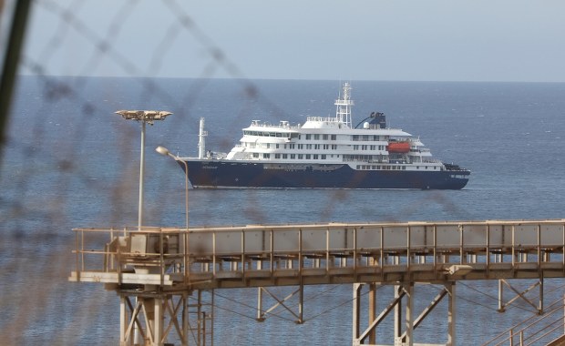 MV Hondius zbliża się do portu. Co dalej z pasażerami i statkiem?