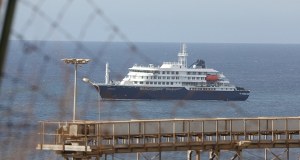 MV Hondius zbliża się do portu. Co dalej z pasażerami i statkiem?