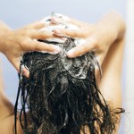 Mycie włosów. Jak często powinniśmy to robić?