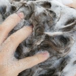 Myję włosy "po włosku". Są grubsze i mocniejsze niż wcześniej