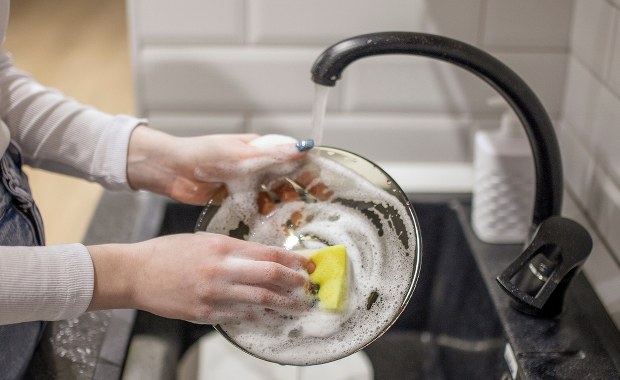 Myjesz naczynia ręcznie? Nie popełniaj tego błędu!
