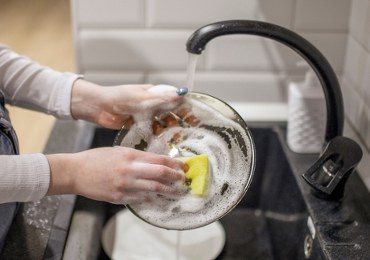 Myjesz naczynia ręcznie? Nie popełniaj tego błędu!