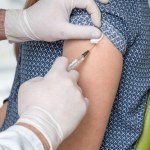 Myśl pozytywnie, szczepionka lepiej zadziała. Nowe odkrycie naukowców