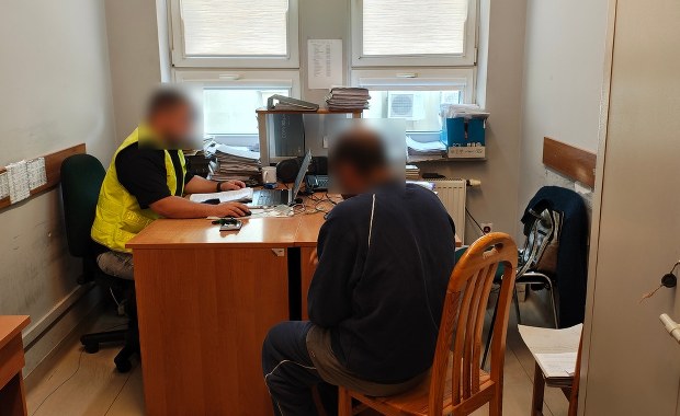 Myślał, że jest w Paryżu, a szedł poboczem drogi S8