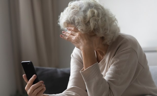 Myślała, że pomaga służbom w akcji. 68-latka straciła 200 tys. zł