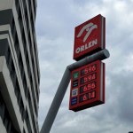 Myślała, że zarobi na akcjach Orlenu. Seniorka straciła fortunę