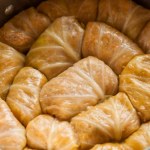 gołąbki Myślałaś, że polskie gołąbki są niezastąpione? Bałkańska sarma zaskoczy cię głębią smaku