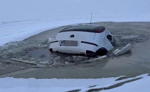 Myśleli, że lód wytrzyma. Film, który wygląda jak fejk