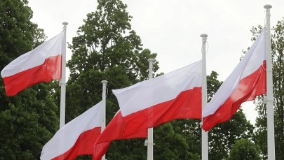 Myśli przy wywieszaniu Biało-Czerwonej