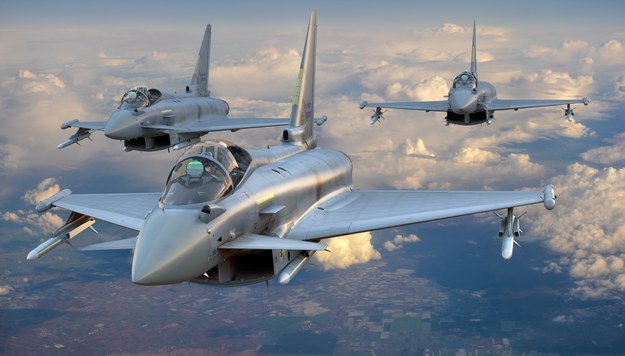 Myśliwce eurofoghter typhoon (zdj. ilustr.) /Shutterstock