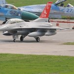Myśliwce F-16 w Ukrainie. Pięknie wyglądają wśród Su-27