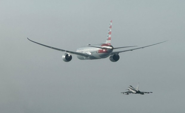 Myśliwce przechwyciły samolot pasażerski we Włoszech [NAGRANIE]