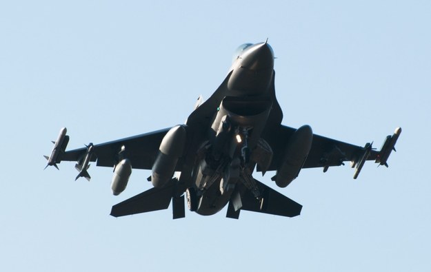 Myśliwiec F-16 na zdjęciu ilustracyjnym /	Grzegorz Michałowski   /PAP