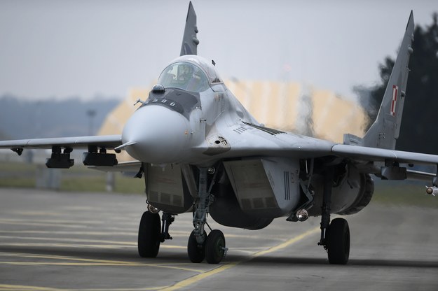 Myśliwiec MiG-29 podczas Media Day w 22. Bazie Lotnictwa Taktycznego w Malborku / 	Adam Warżawa    /PAP