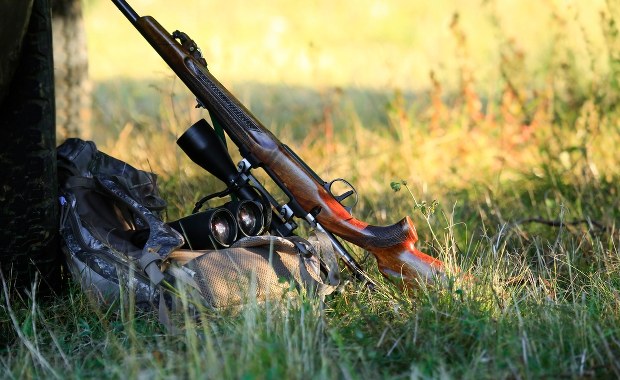 Myśliwy śmiertelnie postrzelony na polowaniu. Jest zarzut