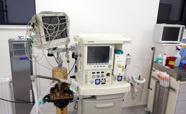 MZ: Polska bierze udział w unijnym przetargu na zakup respiratorów i odczynników do testów na koronawirusa