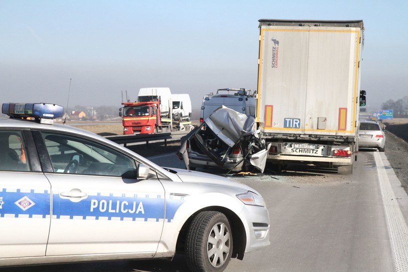 Na autostradach coraz częściej dochodzi do wypadków /Jarosław Jakubczak /East News