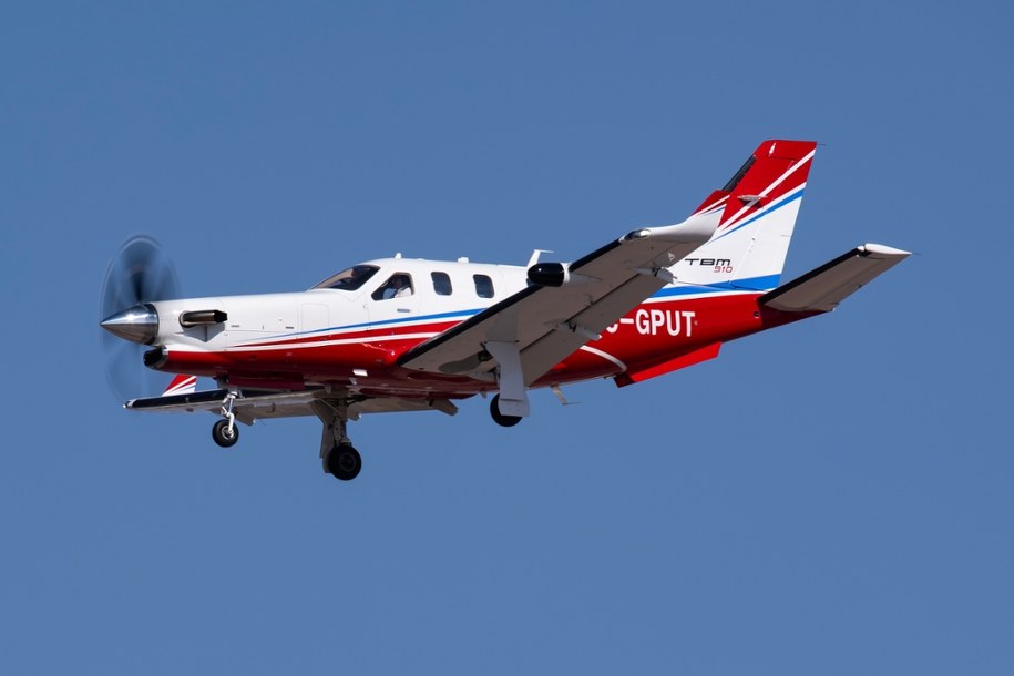 Katastrofa samolotu pod Bostonem. Maszyna runęła na autostradę