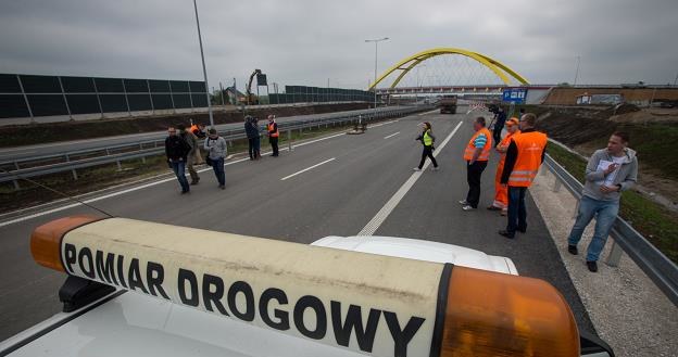 Na autostradzie trwają ostatnie prace /PAP