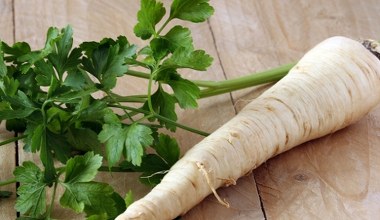 На базарах його продають як петрушку. Він може зіпсувати смак овочевого салату