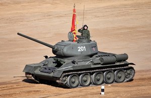Na Białoruś trafiły czołgi z czasów drugiej wojny światowej. Są "gotowe do walki"