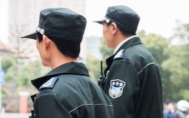 Na całym świecie działają komórki chińskiej policji? "Rozmiękczają niewygodnych dla władz"