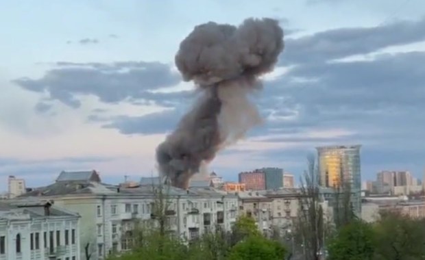 Na centrum Kijowa spadły rakiety. "Pocztówka z Moskwy"