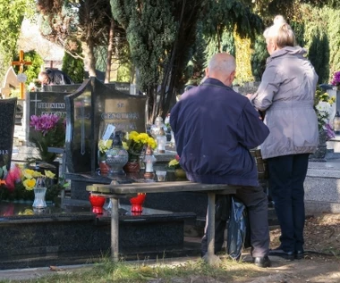 Na cmentarzu można dostać mandat. Nawet 5000 zł kary