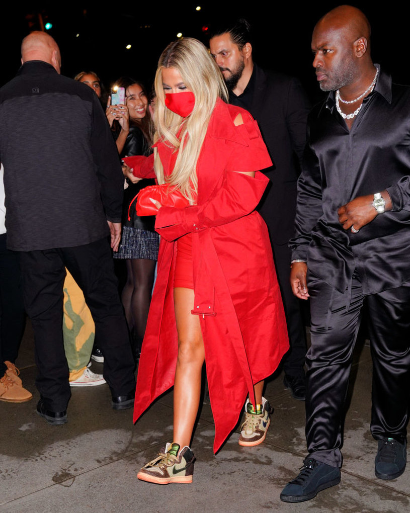 Na czerwień stawia też Khloe Kardashian /Gotham / Contributor /Getty Images
