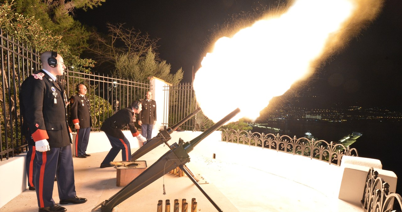 Na cześć noworodków wystrzelono salwy armatnie /- /Getty Images