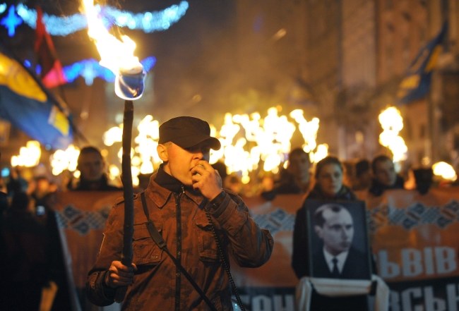 Na demonstracji zgromadziło się ok. 2 tys osób /MARKIIAN LYSEIKO  /PAP/EPA