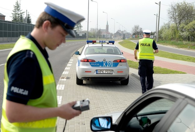 Na drogach jest więcej, niż zwykle policji /Darek Delmanowicz /PAP