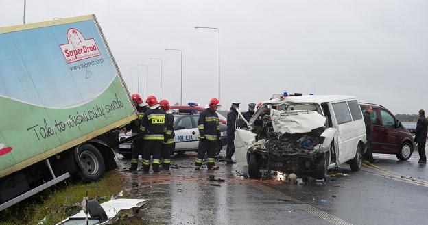 Na drogach wciaż ginie zbyt wielu ludzi /PAP