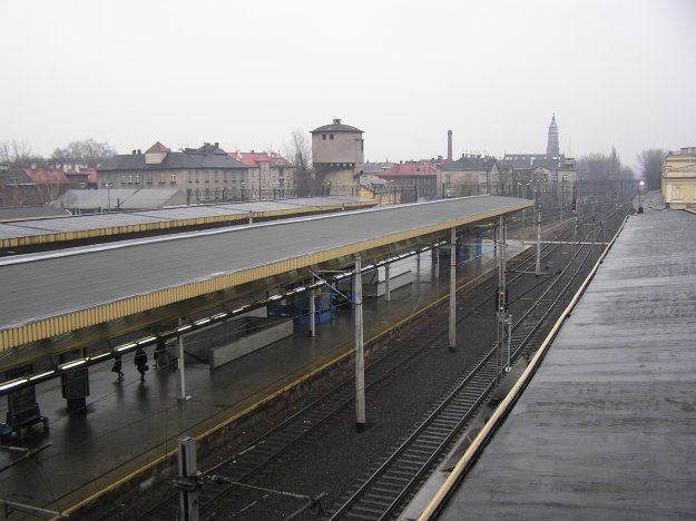 Na dużych dworcach Przewozy Regionalne mają 630 kas, a PKP Intercity 365 /INTERIA.PL