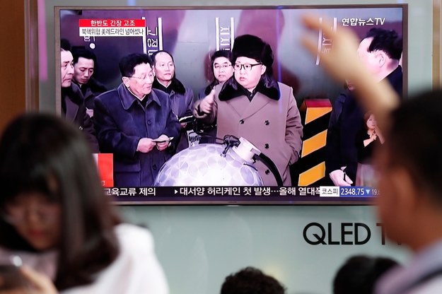 Na ekranie telewizora: przywódca Korei Północnej Kim Dzong Un /JEON HEON-KYUN /PAP/EPA