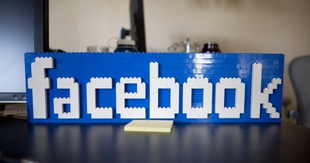 Na Facebooku aż roi się od wirusów i aplikacji kradnących dane /AFP