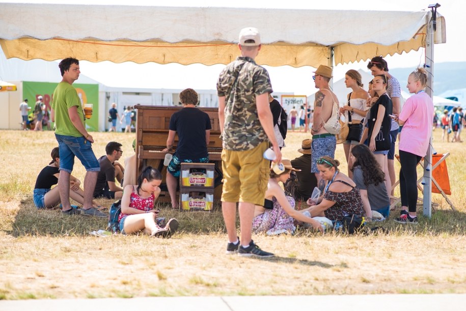 Na festiwalu można spróbować swoich sił na pianinie /Kotrhova /