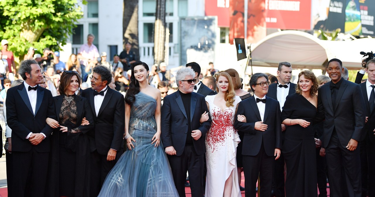 Na festiwalu w Cannes w 2017 roku Fan Bingbing znalazła się w gronie jurorów. Na zdjęciu członkowie jury: Paolo Sorrentino, Agnes Jaoui, Gabriel Yared, Fan Bingbing, Pedro Almodovar, Jessica Chastain, Park Chan-wook, Maren Ade i Will Smith /Getty Images