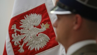 Na fladze nie wolno pisać