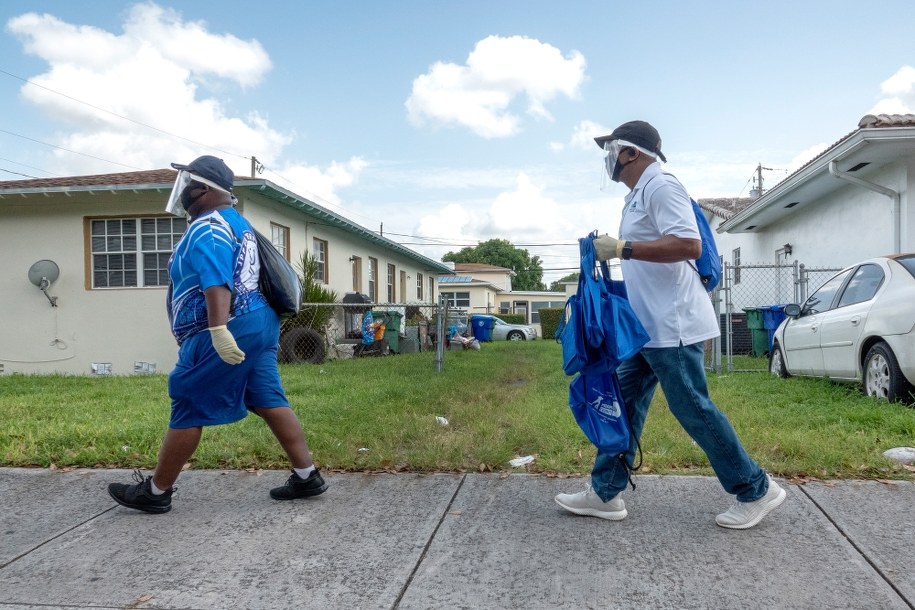 Na Florydzie wykryto 10 tys, przypadków /CRISTOBAL HERRERA /PAP/EPA