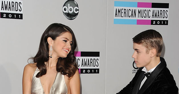 Na gali American Music Awards między gwiazdami znów zaiskrzyło /Jason Meritt /Getty Images