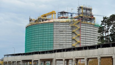 Na gazoport poczekamy do maja (albo i dłużej)