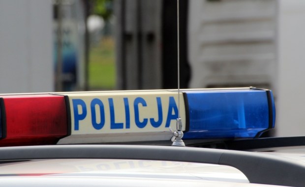 Na gdańskim lotnisku zaatakował kobietę rozbitą butelką. Są zarzuty dla 33-latka z Piły