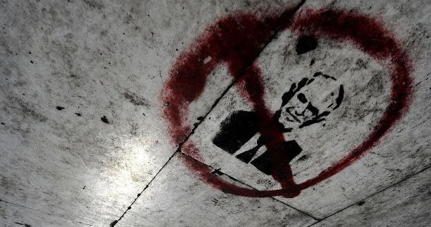 Na graffiti premier Grecji Jeorjos Papandreu /AFP
