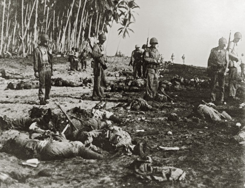 Na Guadalcanal Amerykanie, pierwszy raz na taką skalę, zetknęli się z japońskim fanatyzmem /Getty Images/Flash Press Media