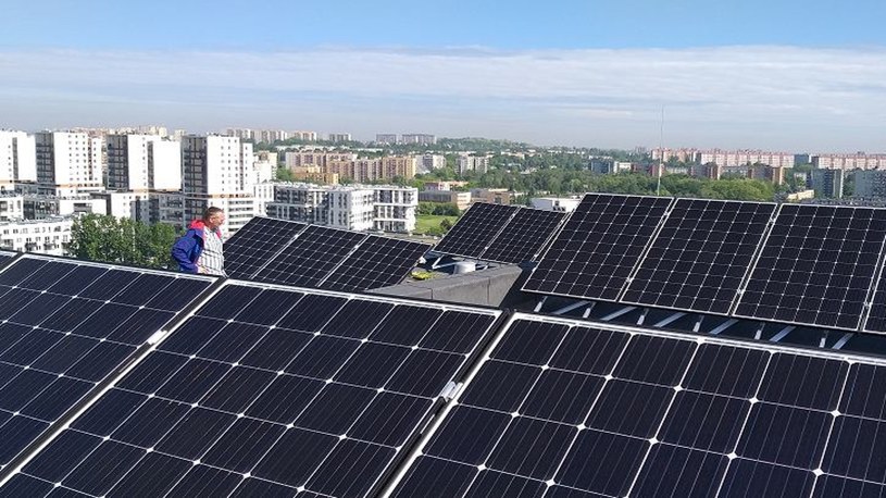 Na jednym z krakowskich osiedli powstała innowacyjna farma solarna /Geekweek